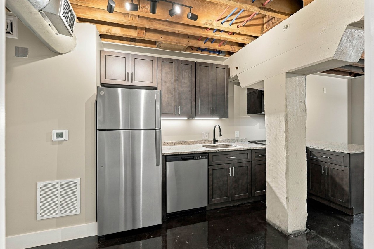 227 N Prince St - Photo 2 of 48