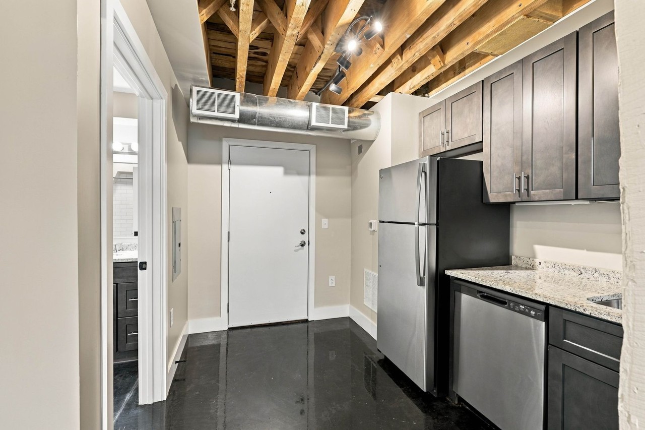 227 N Prince St - Photo 3 of 48