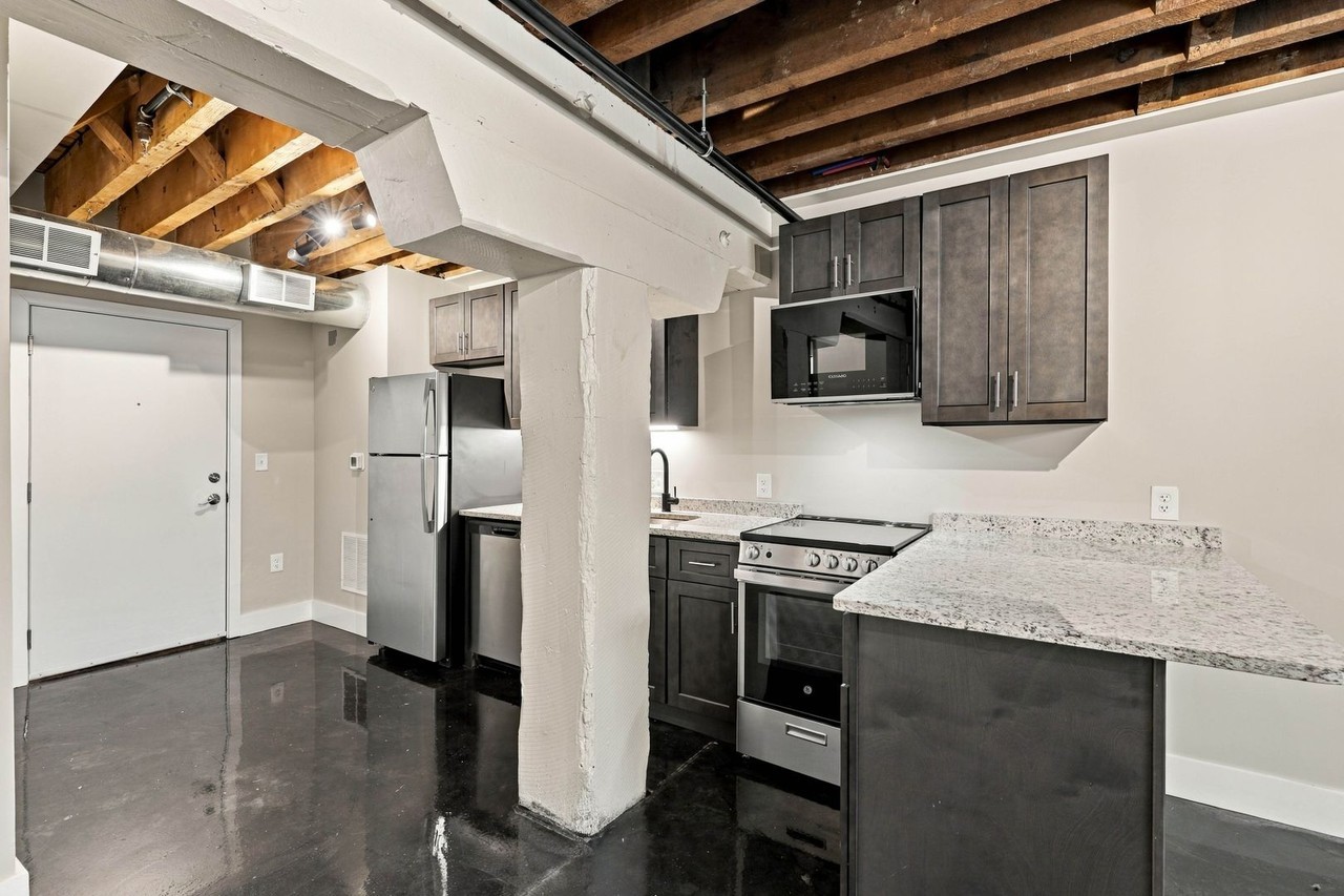 227 N Prince St - Photo 6 of 48