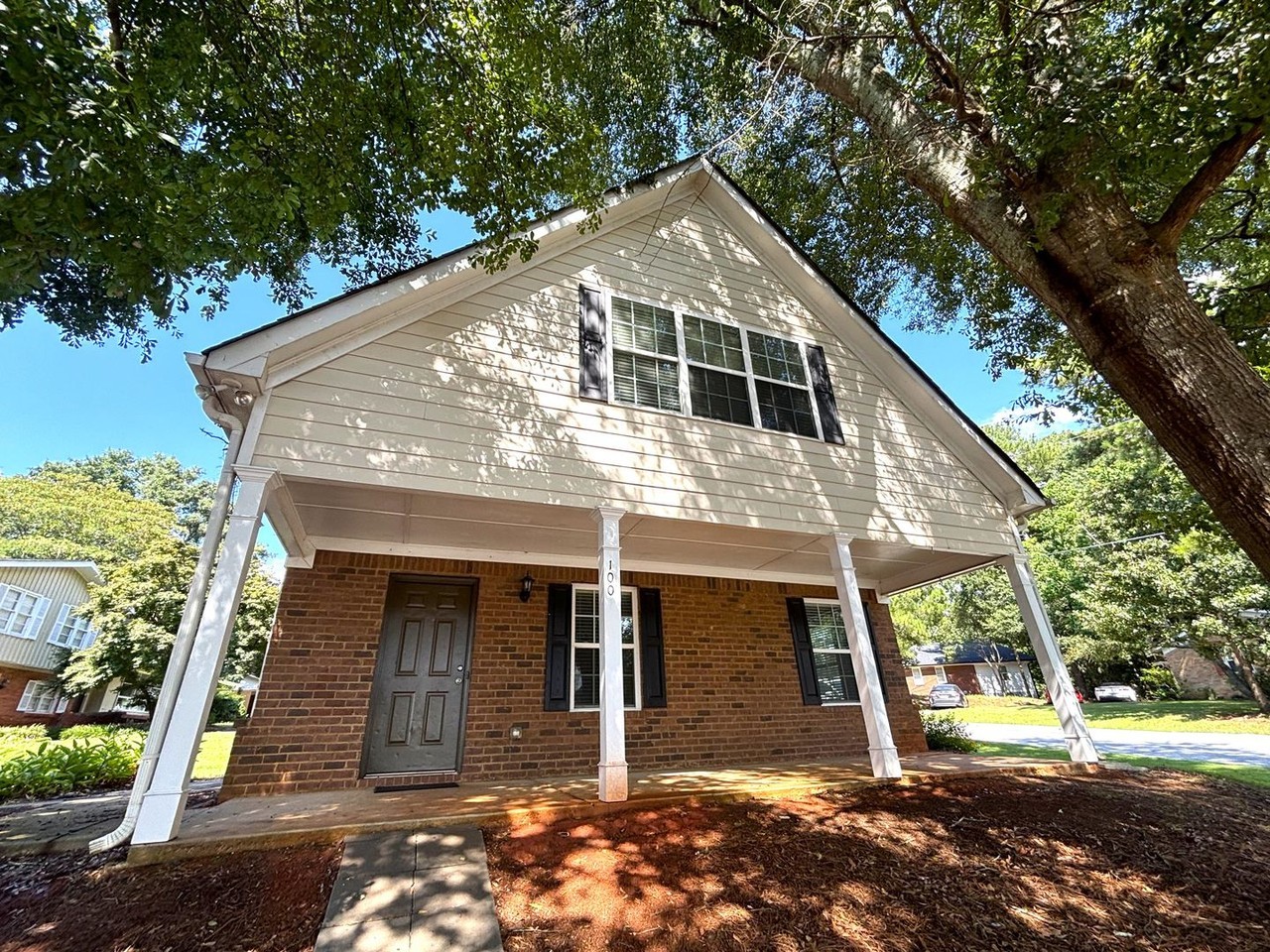 100 Pineview Ct - Photo 2 of 19