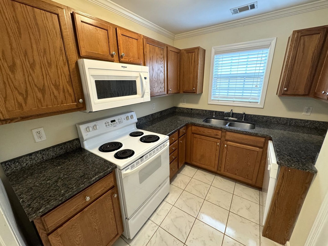 100 Pineview Ct - Photo 7 of 19