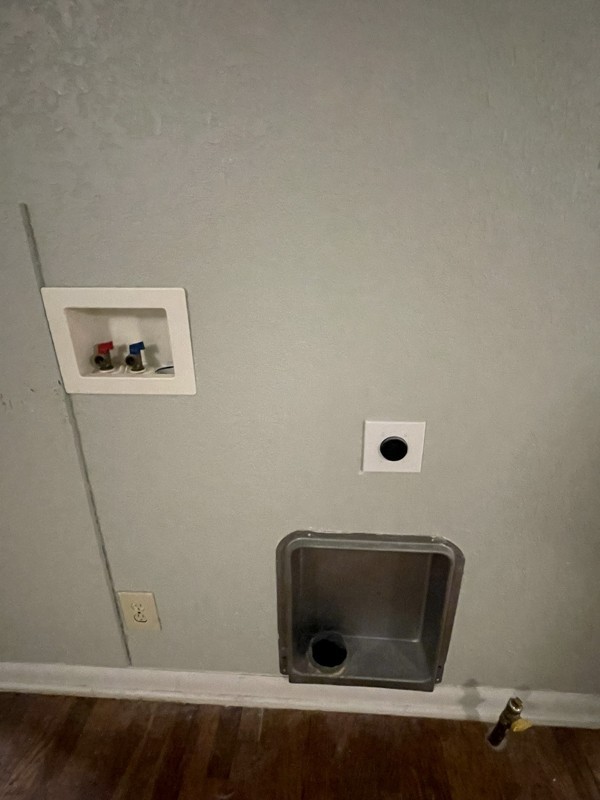 404 E Madison St #11 - Photo 3 of 12