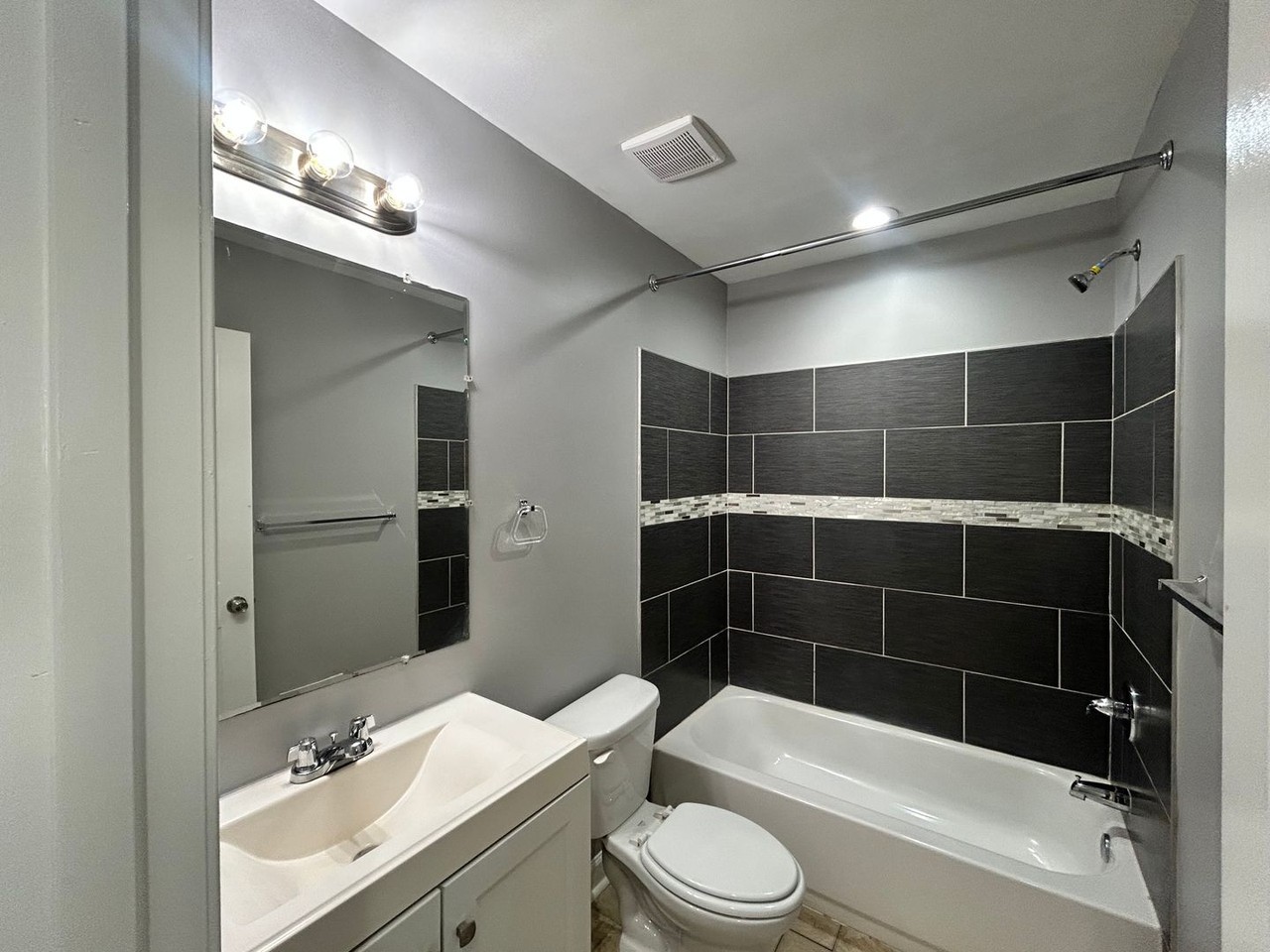 2939 W North Ave - Photo 6 of 10