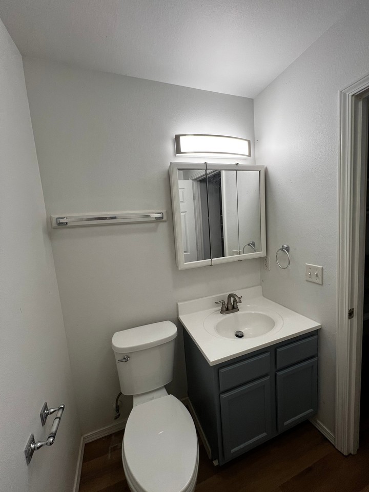 480 E Agate Ln #3 - Photo 5 of 14