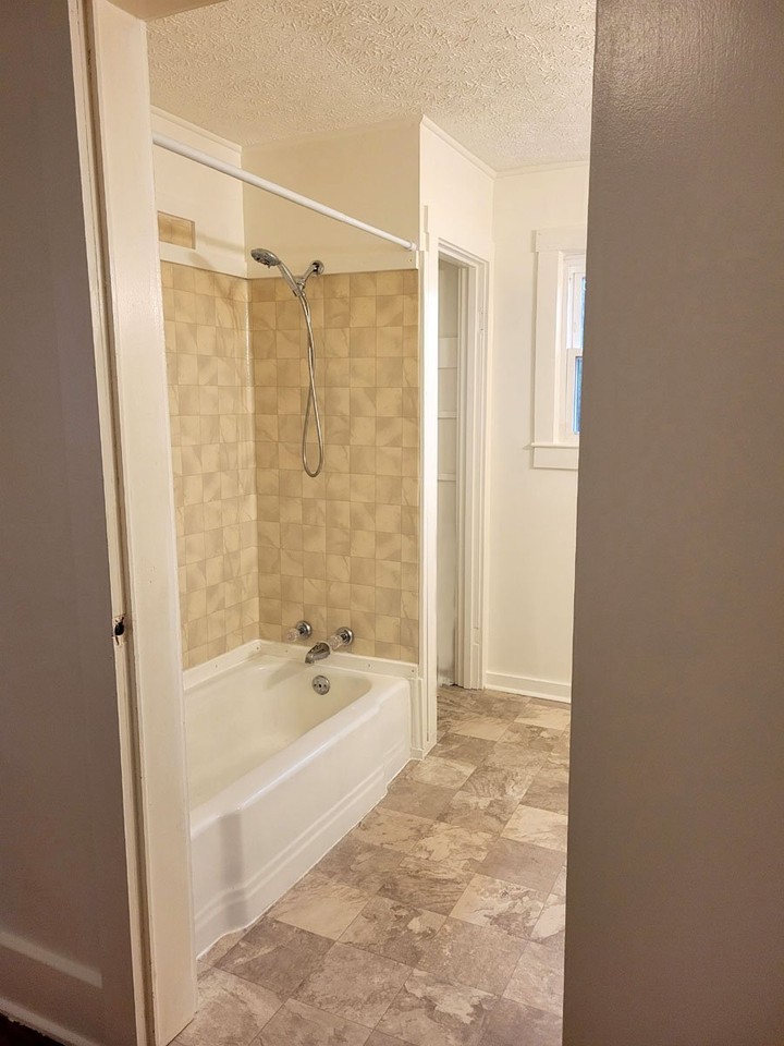 328 E Main St #1 - Photo 7 of 11