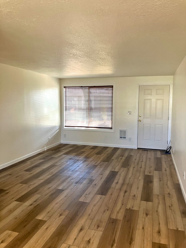 1675 22nd St #3 - Photo 4 of 8