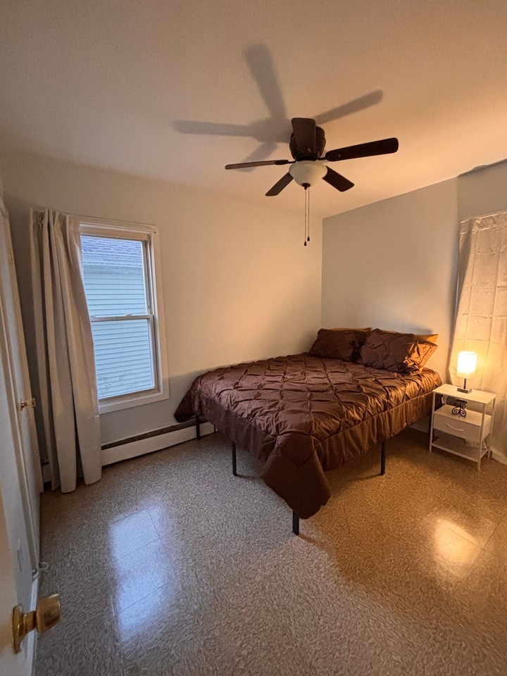 571/573 Third - Photo 5 of 10