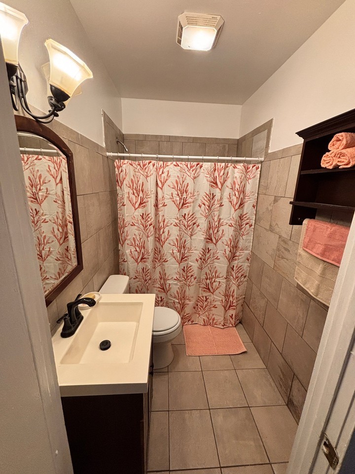 571/573 Third - Photo 6 of 10