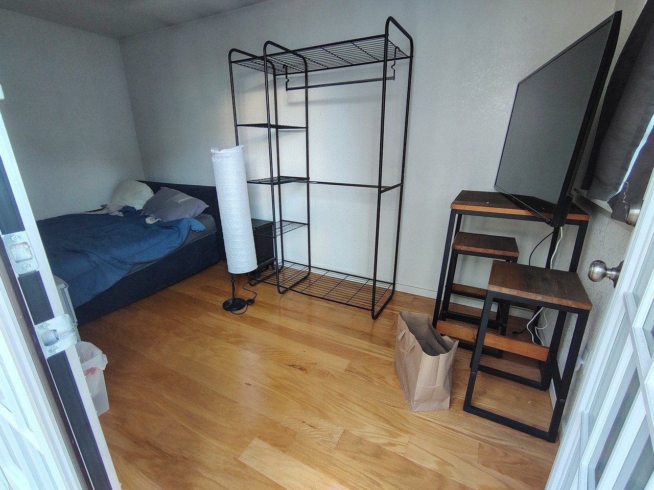 1 Hall Ct - Photo 4 of 18