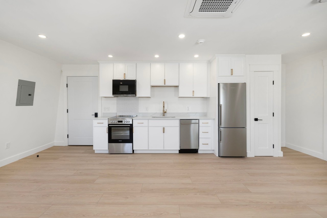 23 Melrose St #3 - Photo 2 of 10