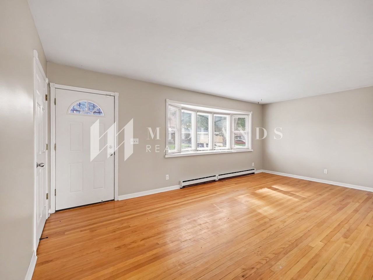 3958 Mcmahon Ave - Photo 2 of 16