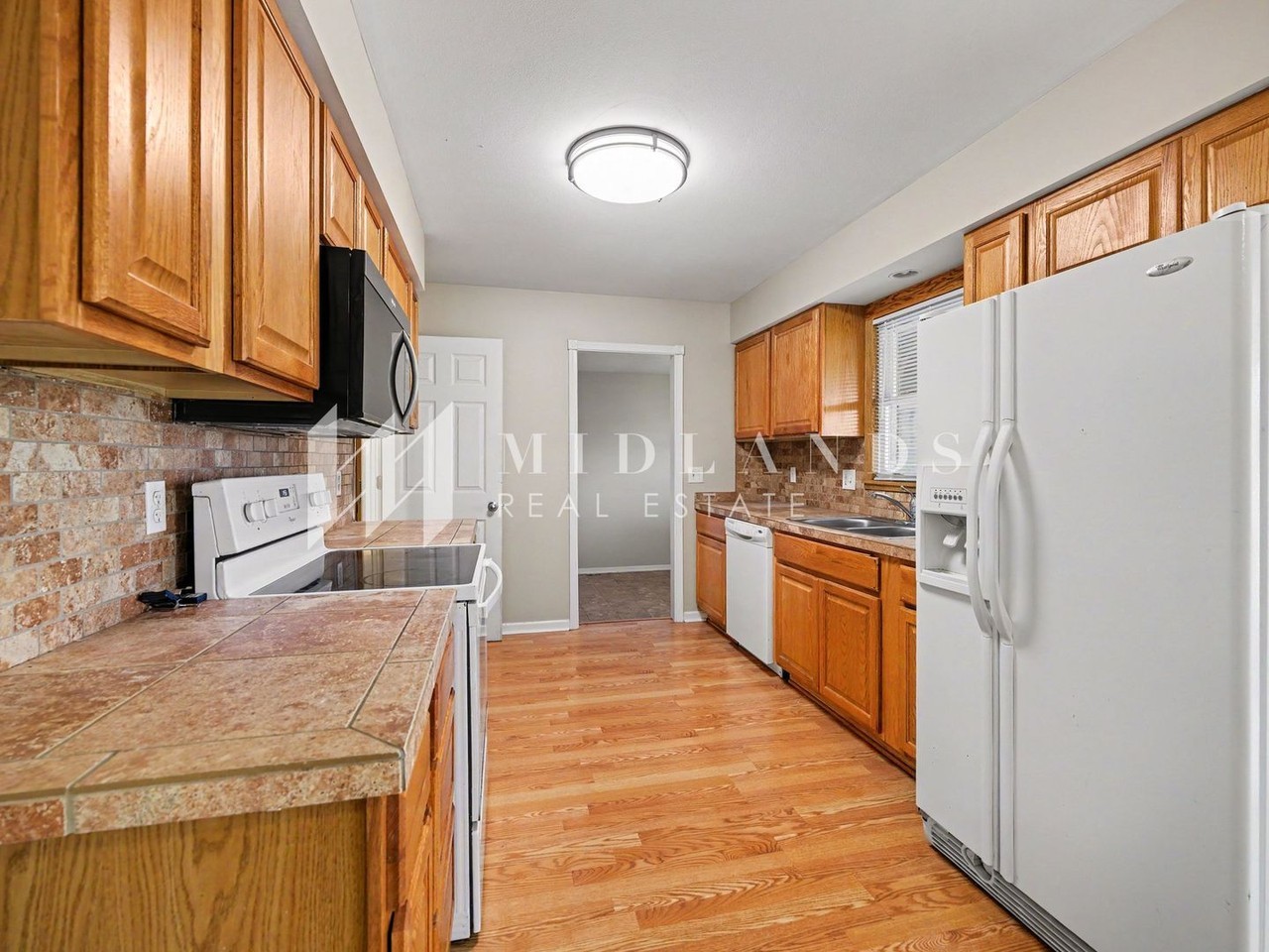 3958 Mcmahon Ave - Photo 3 of 16