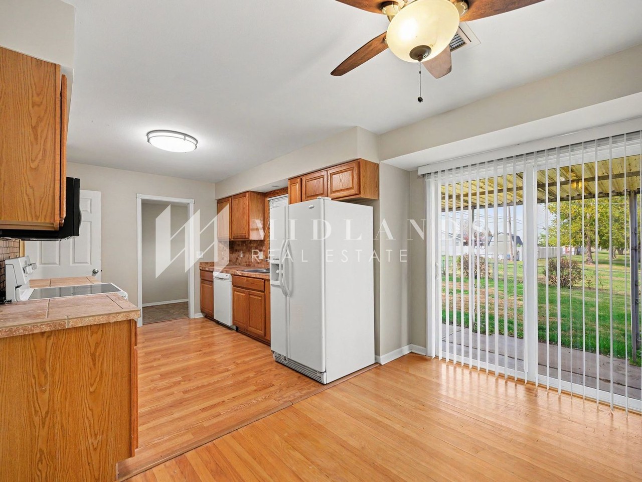 3958 Mcmahon Ave - Photo 5 of 16