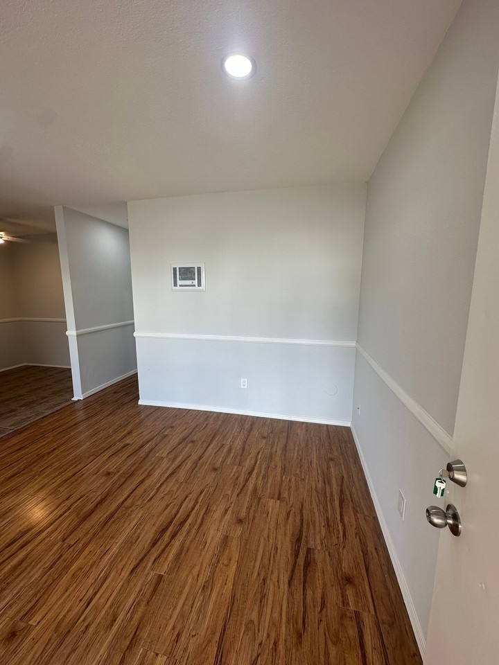 828 Calla Ave #C - Photo 3 of 9