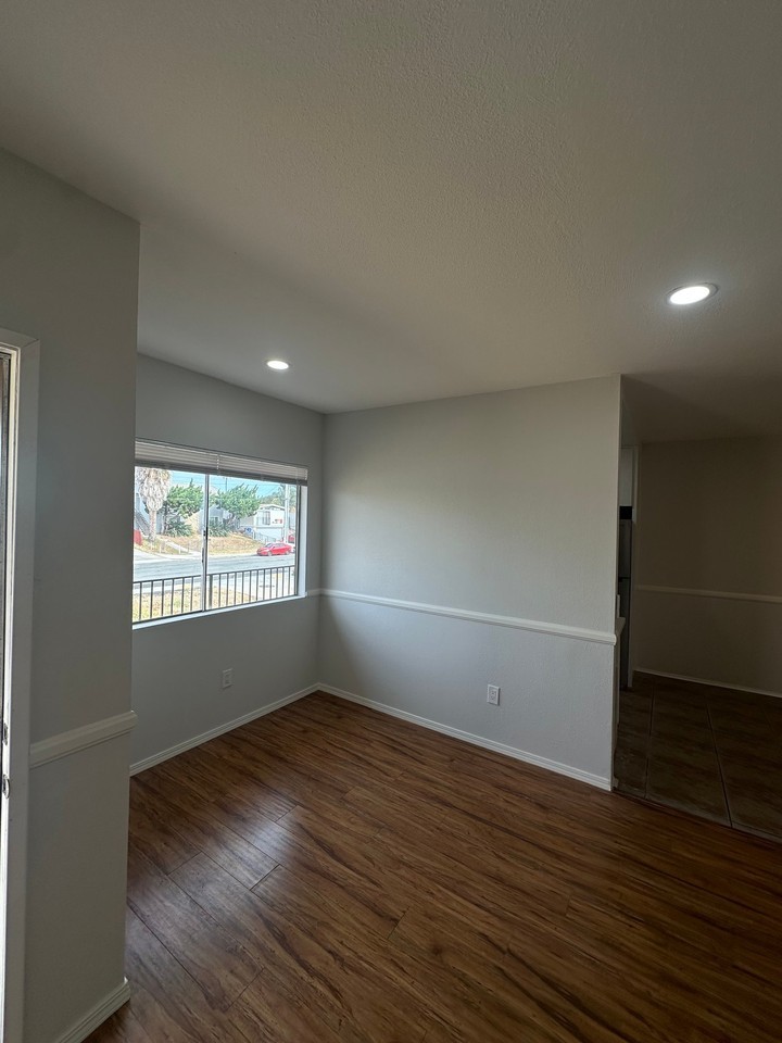 828 Calla Ave #C - Photo 4 of 9