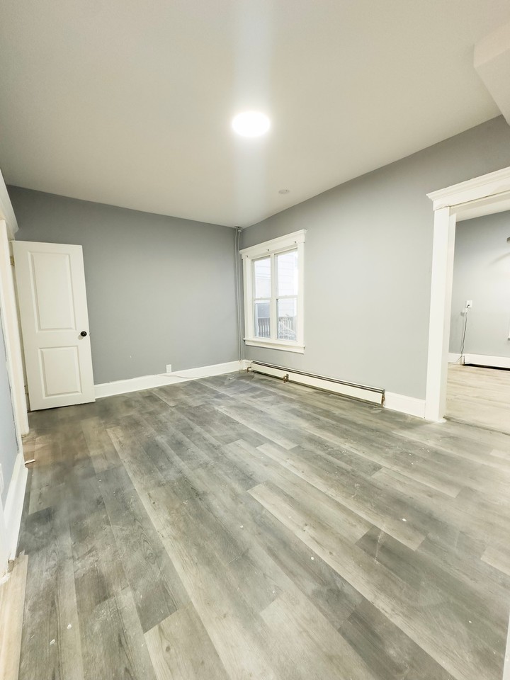 1755 Oliver St - Photo 4 of 21