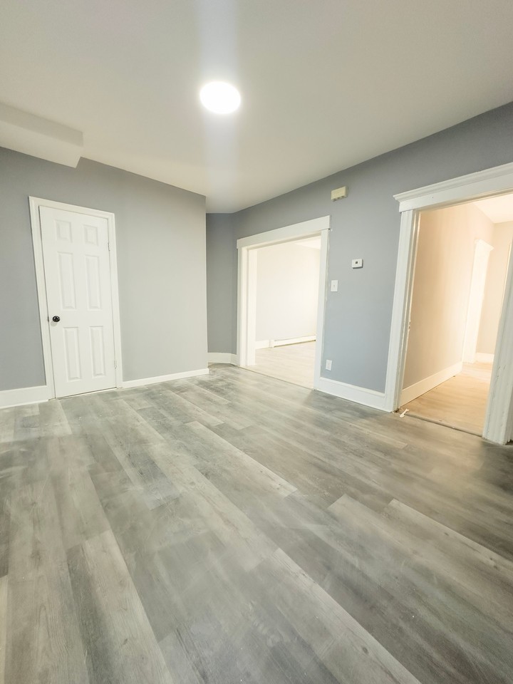 1755 Oliver St - Photo 5 of 21