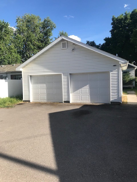 1714 Sherwood St - Photo 3 of 12