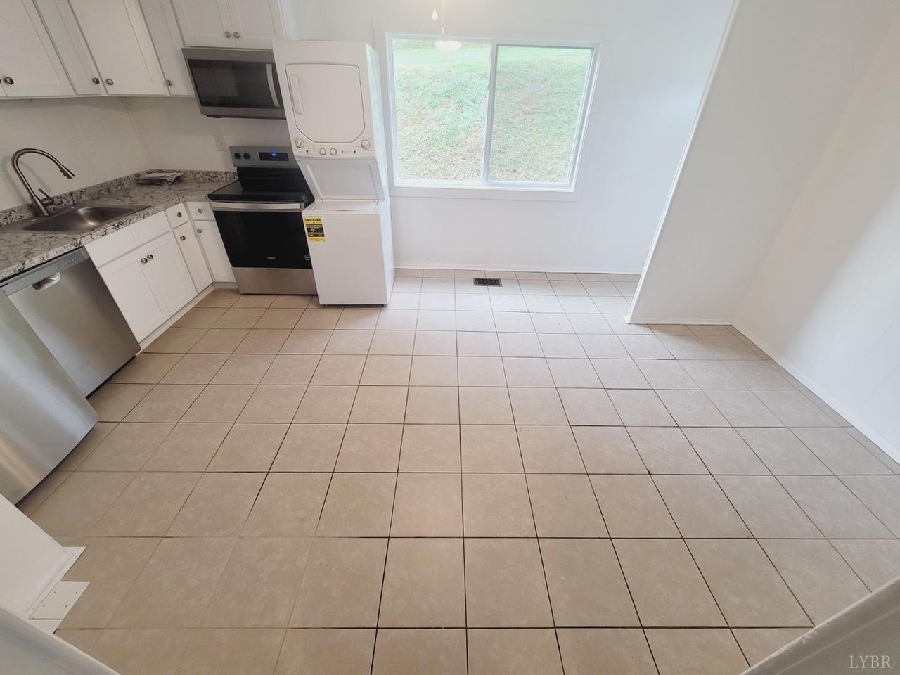 1012 3rd St - Photo 5 of 16