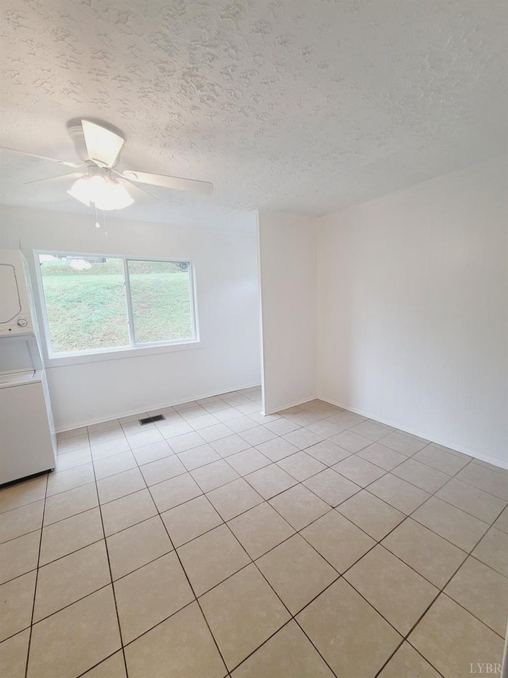 1012 3rd St - Photo 6 of 16