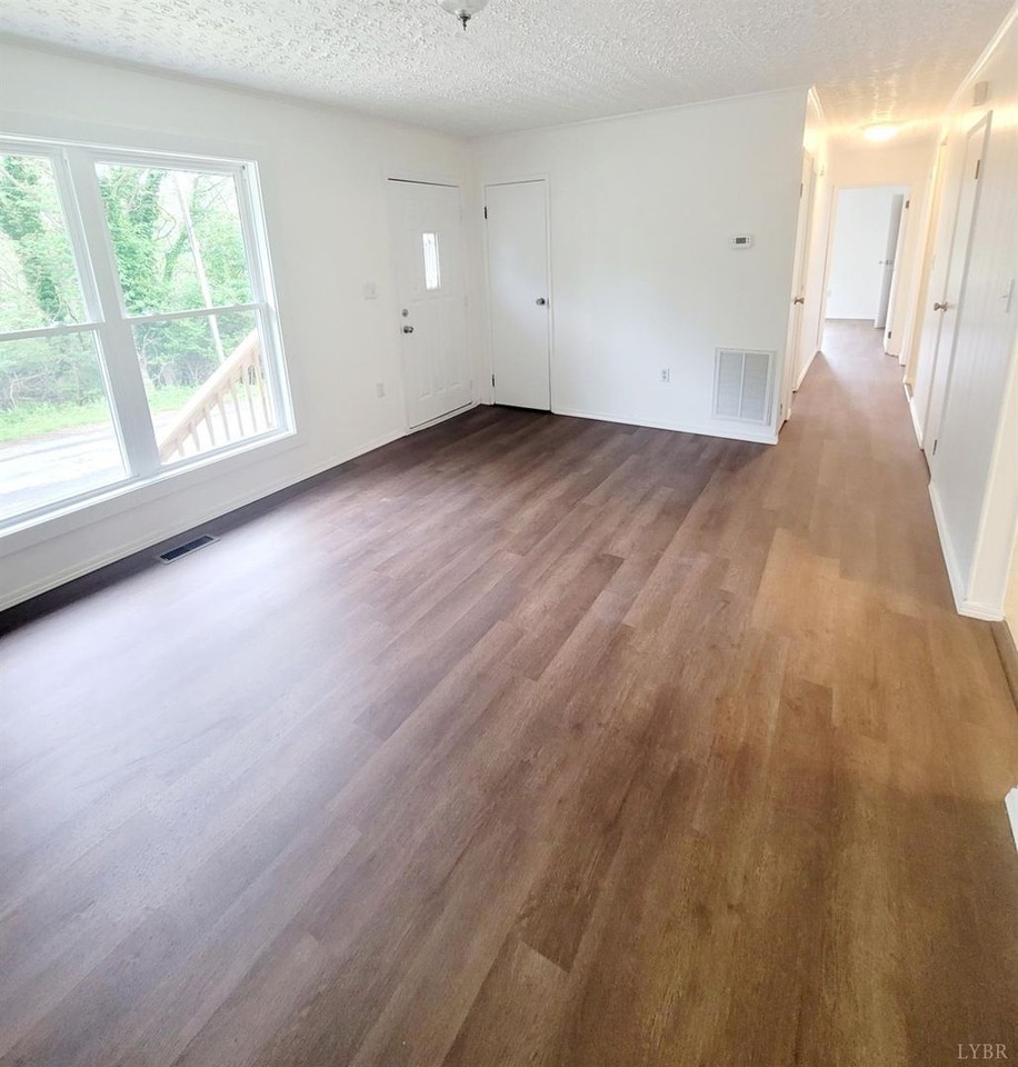 1012 3rd St - Photo 7 of 16