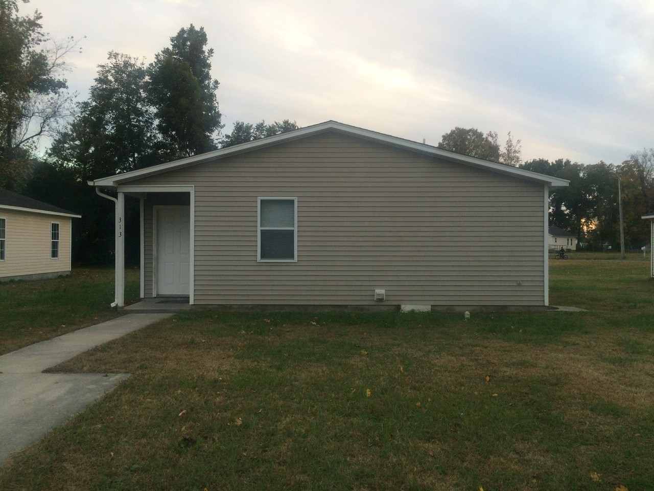 313 Paxton St - Photo 2 of 13