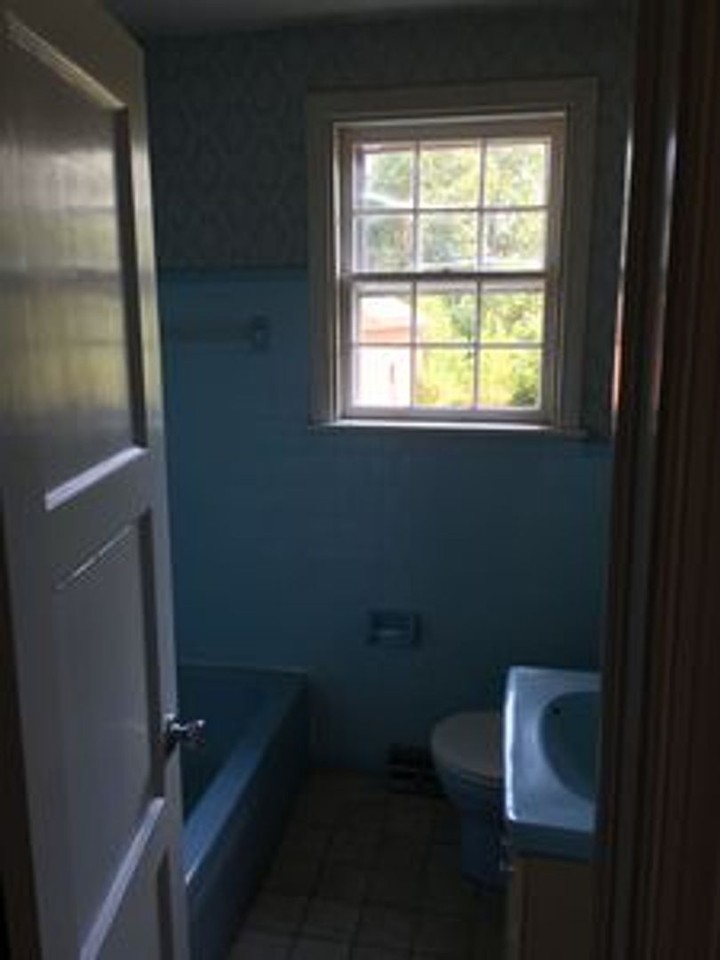 2505 Farrand St - Photo 5 of 23