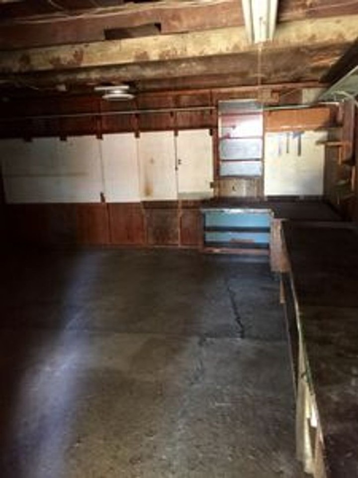 2505 Farrand St - Photo 7 of 23