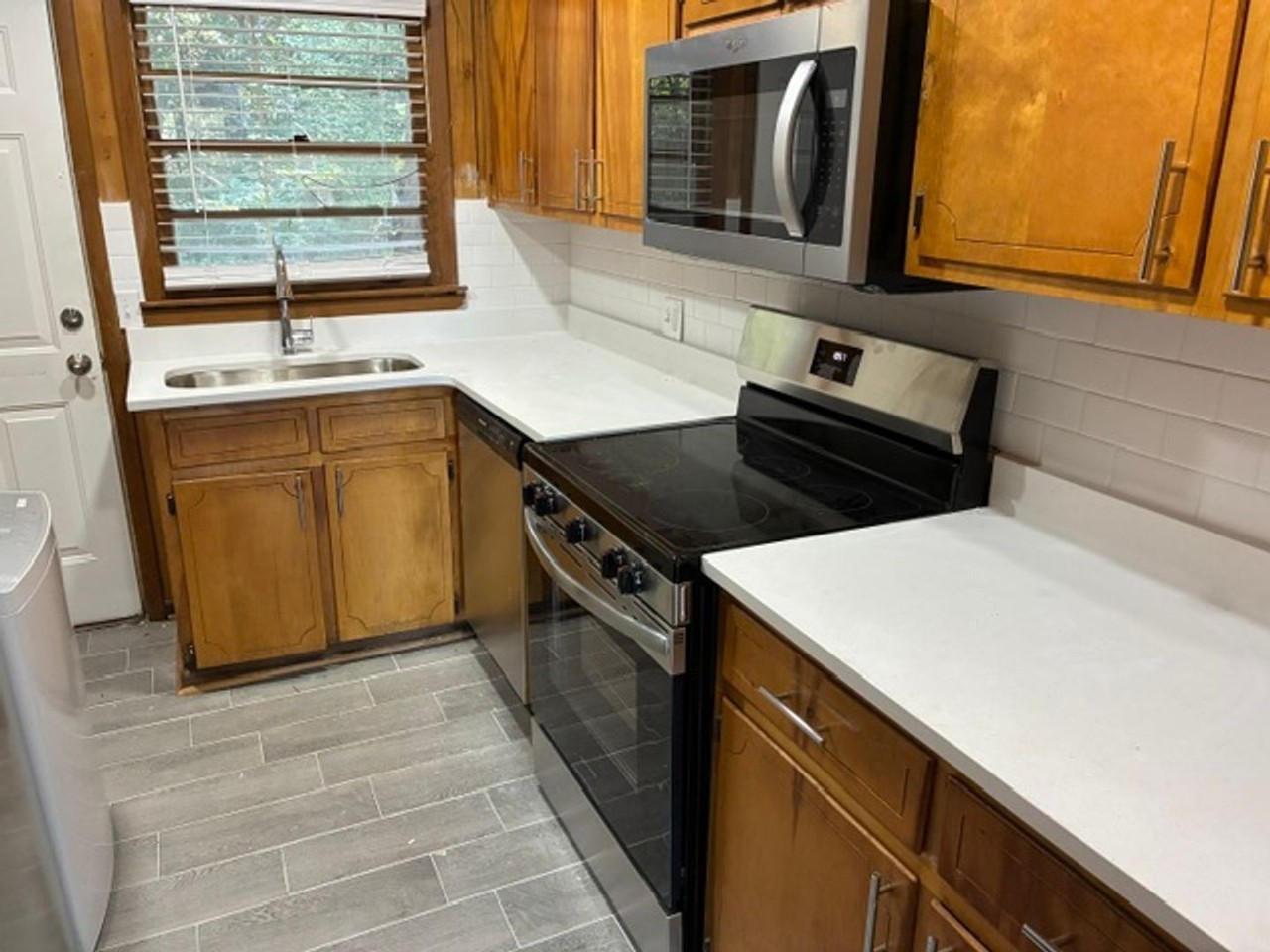 826 Gentry Dr - Photo 2 of 6