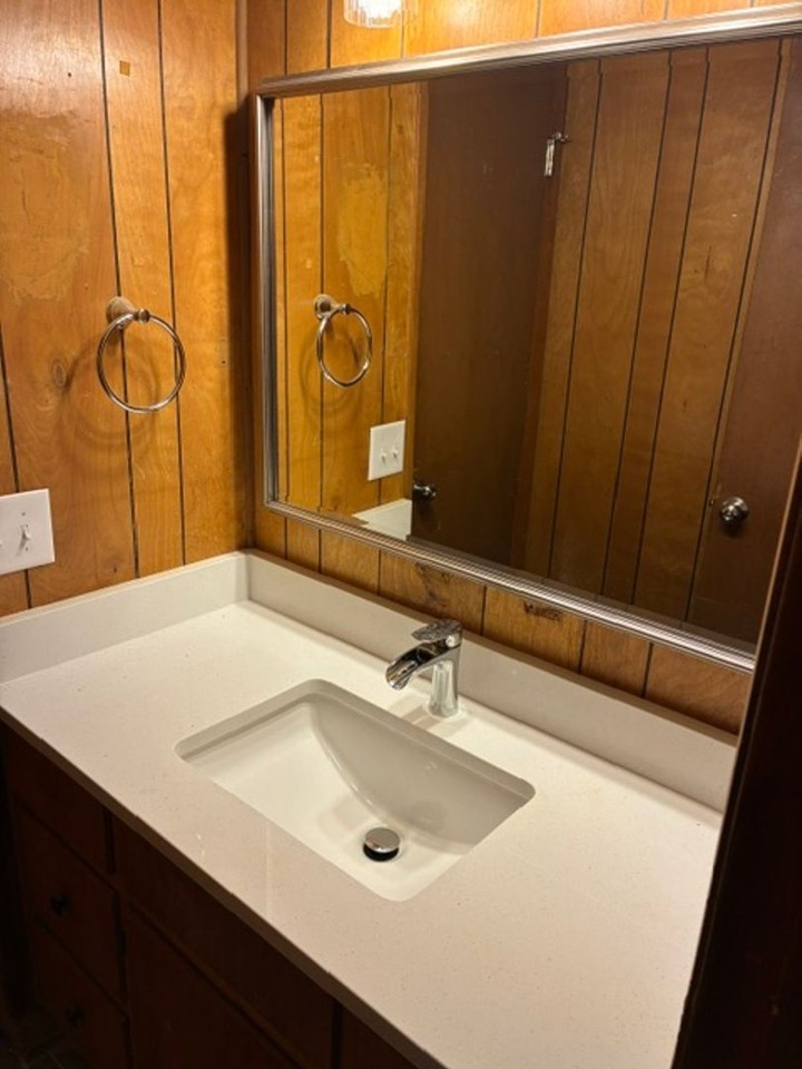 826 Gentry Dr - Photo 5 of 6