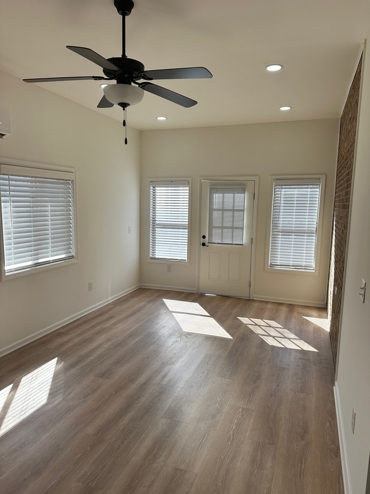 114 Hankins Dr #B - Photo 4 of 12