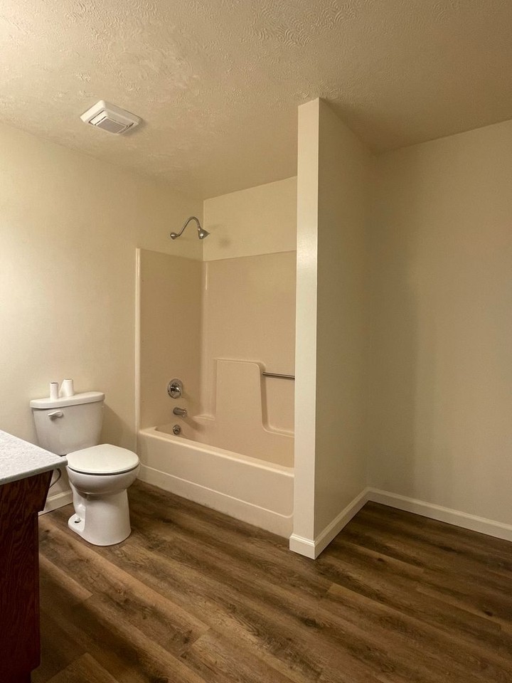 1841 S Missouri Ave - Photo 4 of 10