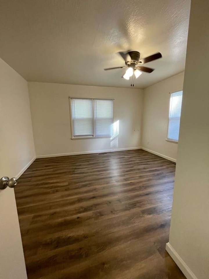 1841 S Missouri Ave - Photo 6 of 10