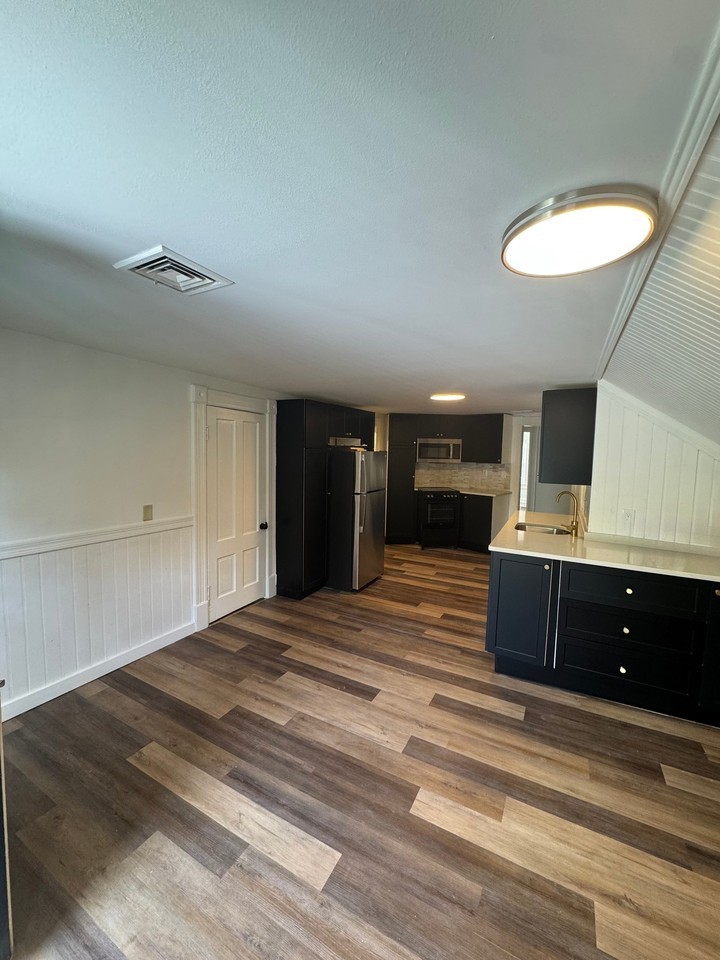 31 Hadley St #3 - Photo 3 of 12