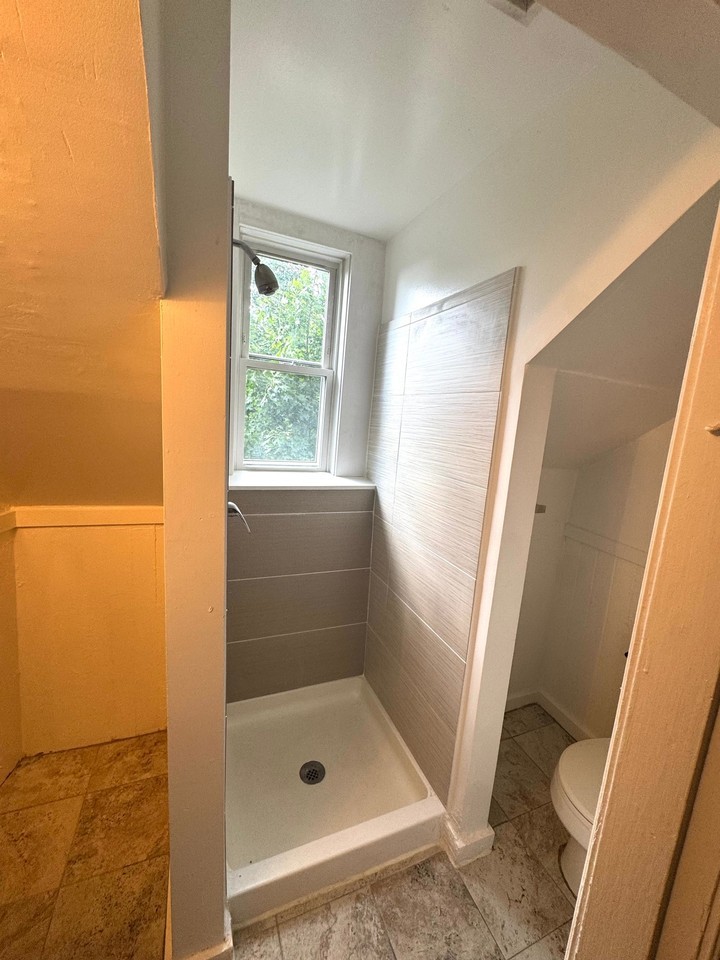 31 Hadley St #3 - Photo 6 of 12