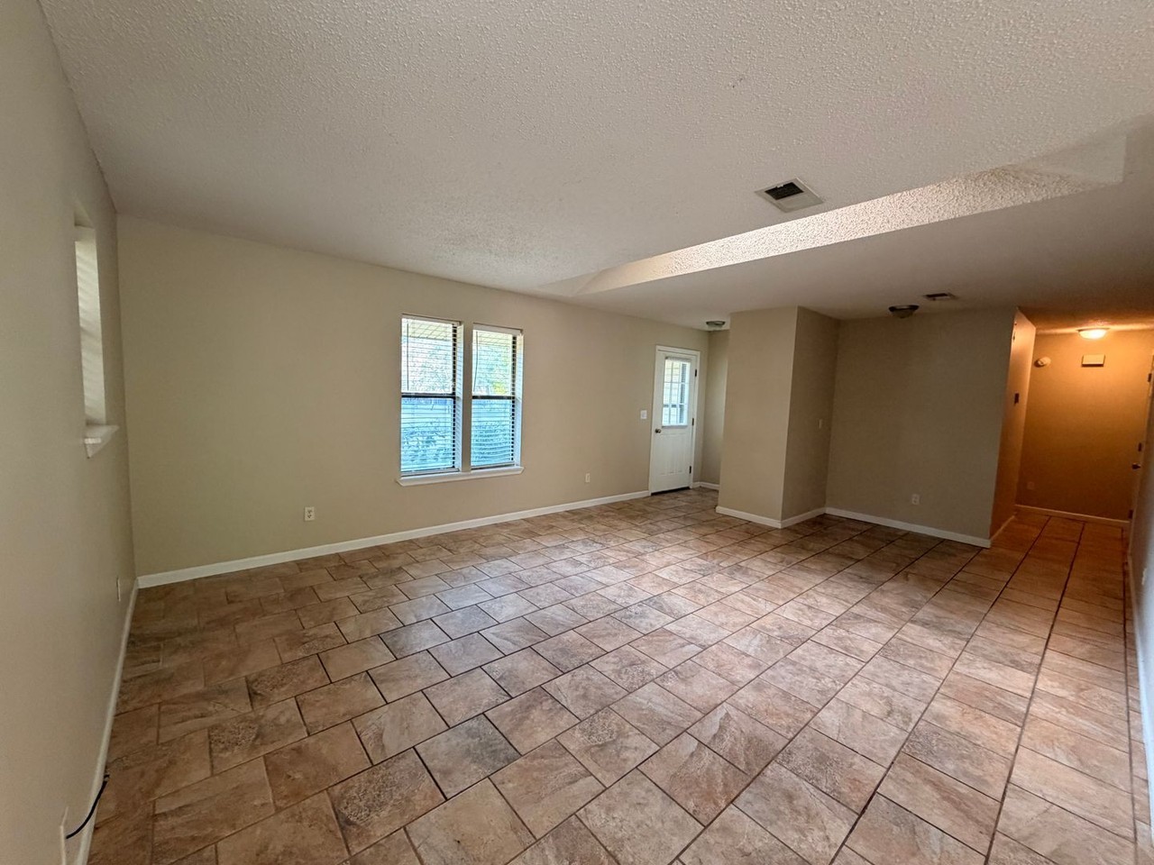 1341 S Tampa Ave - Photo 2 of 14