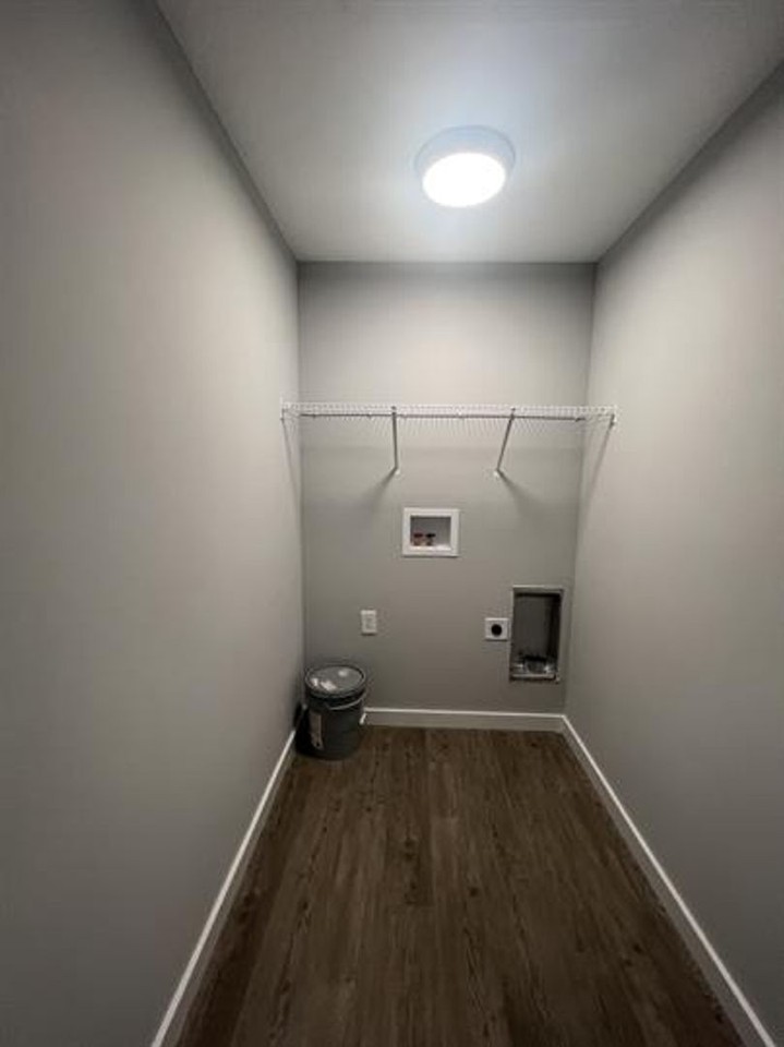 4631 Harsch St - Photo 4 of 10