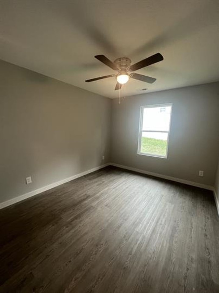 4631 Harsch St - Photo 5 of 10