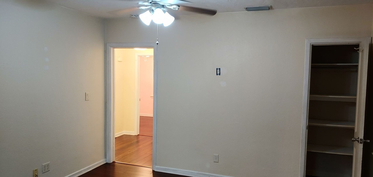 708 E Ohio Ave - Photo 3 of 12
