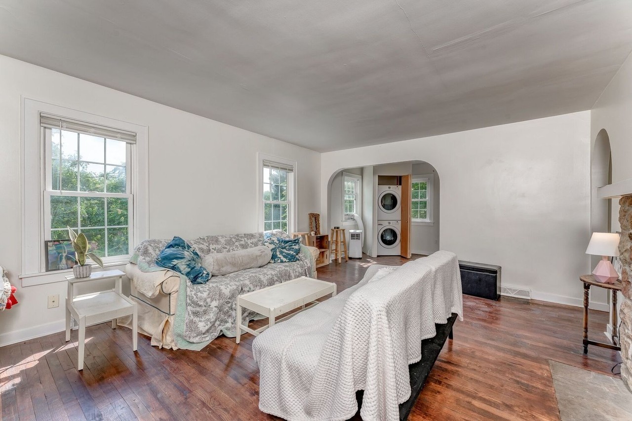 913 Garrison Ave - Photo 3 of 27