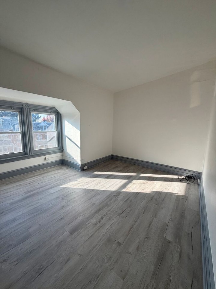 31 N Broad St - Photo 5 of 24