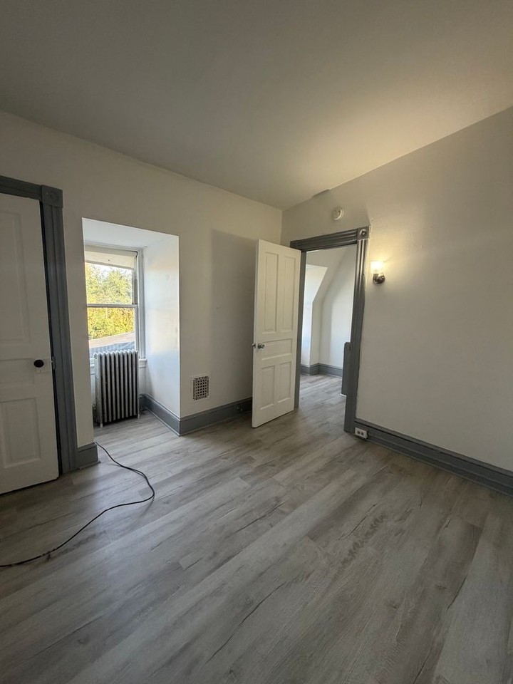 31 N Broad St - Photo 6 of 24
