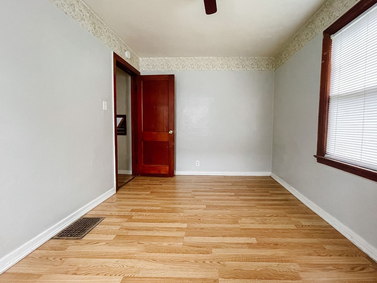 2208 S Ebright St - Photo 5 of 17