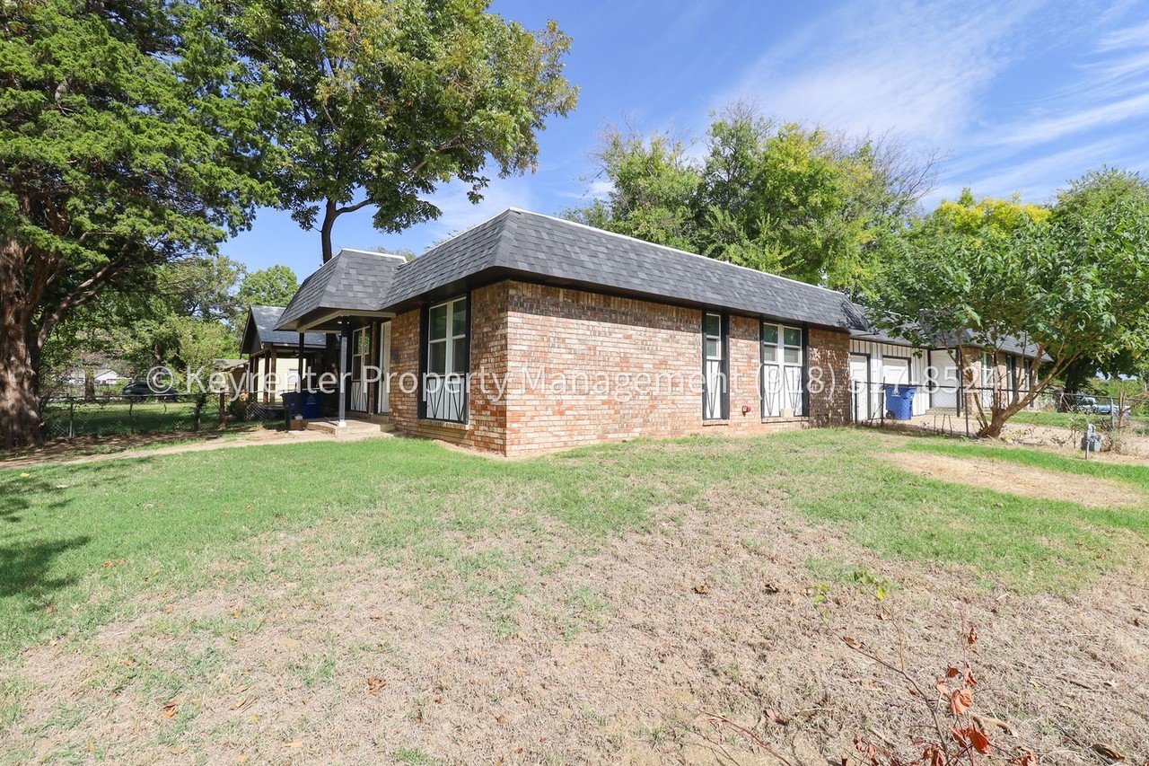 2715 S Louisville Ave - Photo 4 of 24