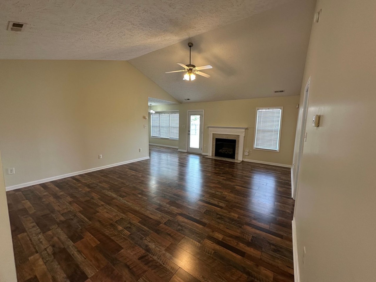 904 Fairfield Cir - Photo 6 of 17