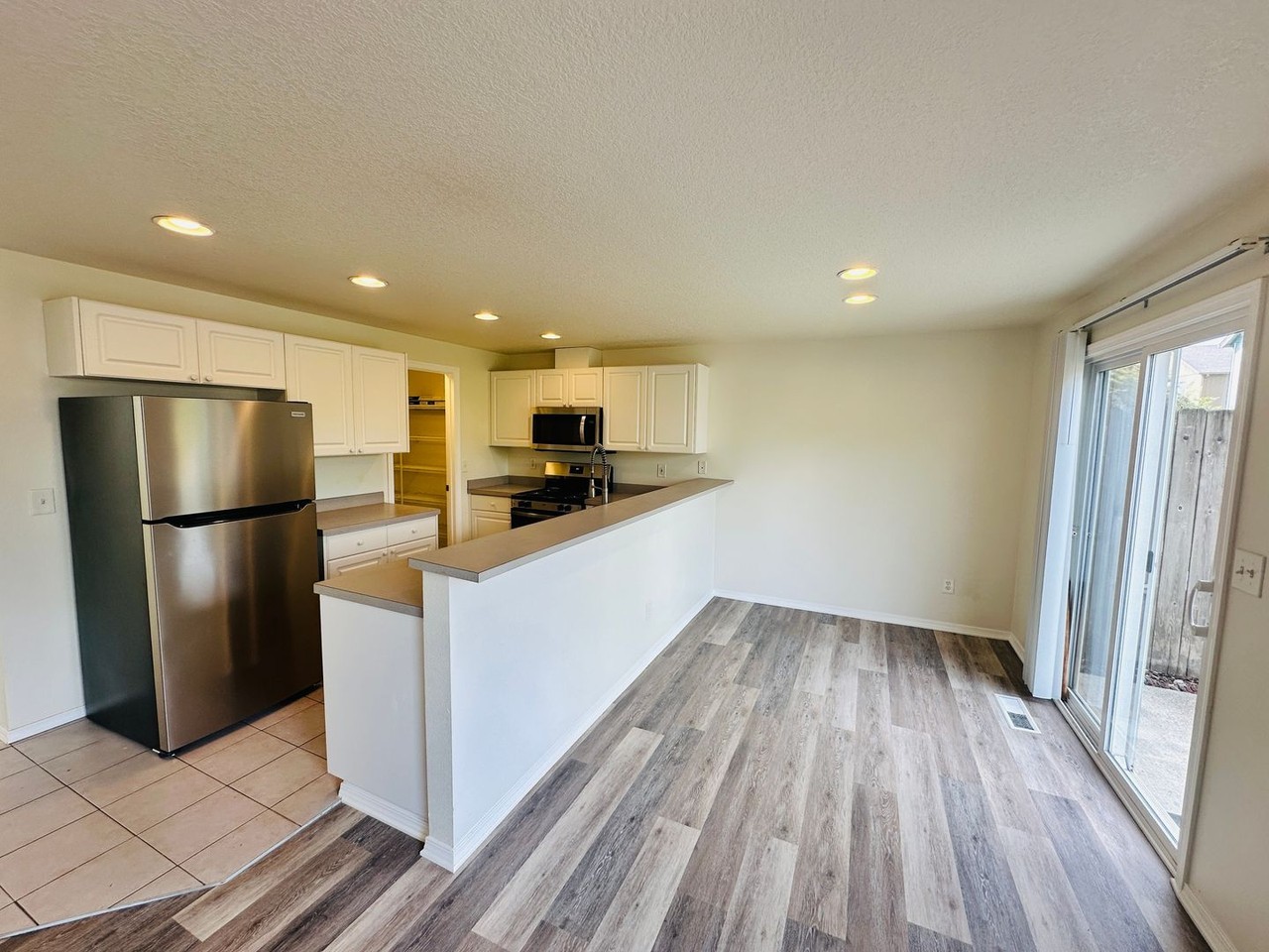 1808 Ne 154th St - Photo 5 of 24