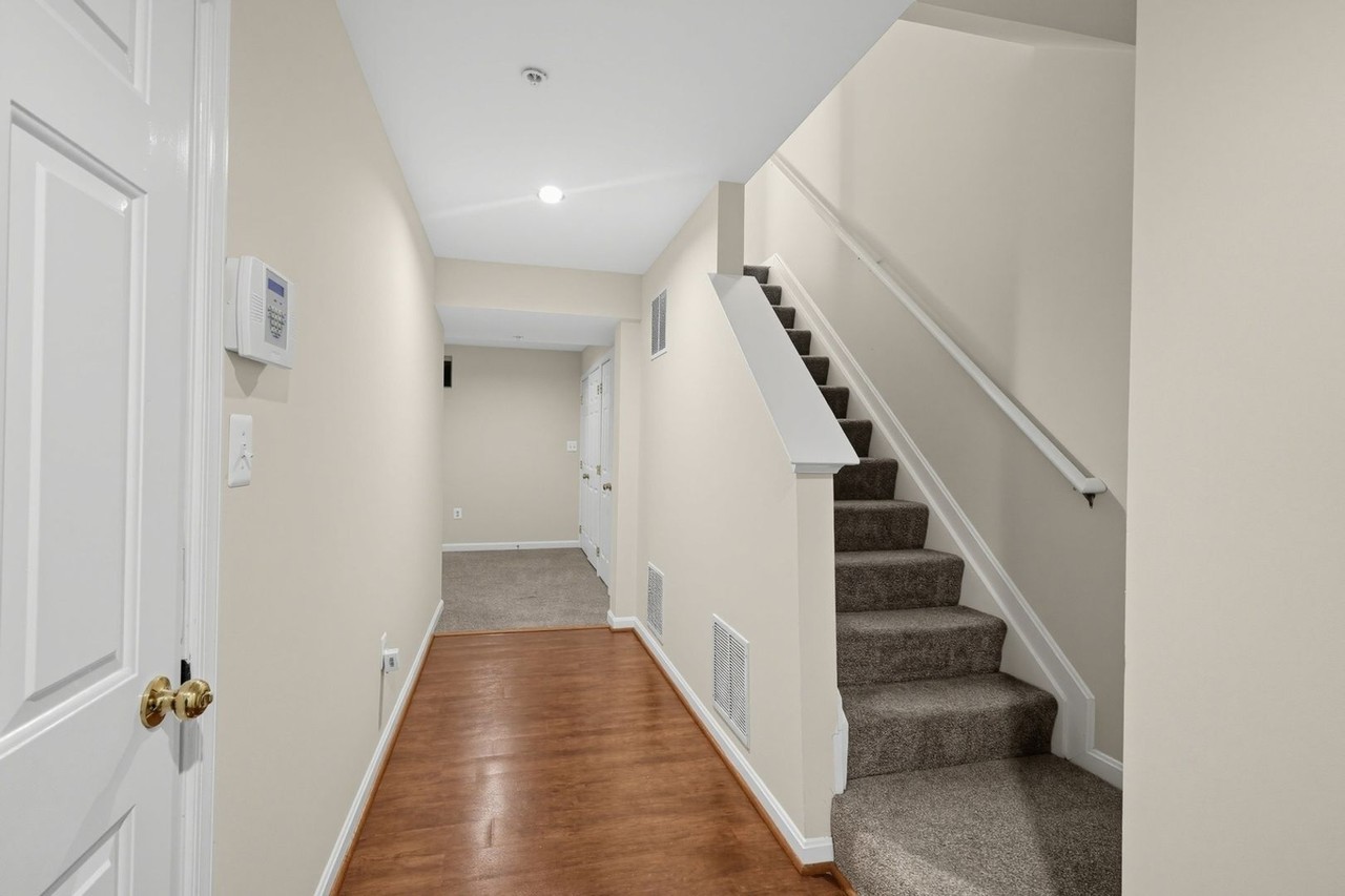 7418 Belgravia Ln - Photo 5 of 31
