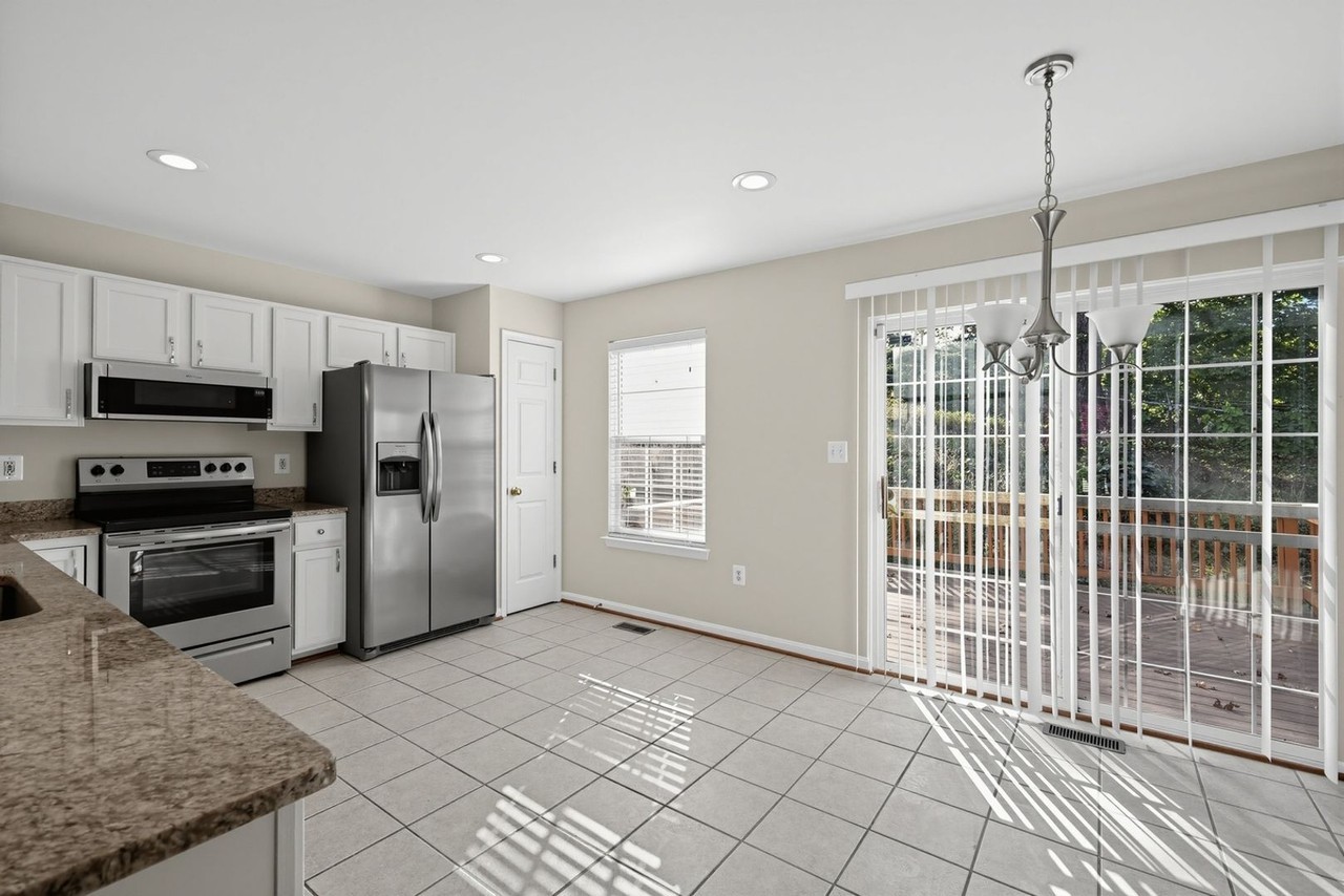 7418 Belgravia Ln - Photo 2 of 31