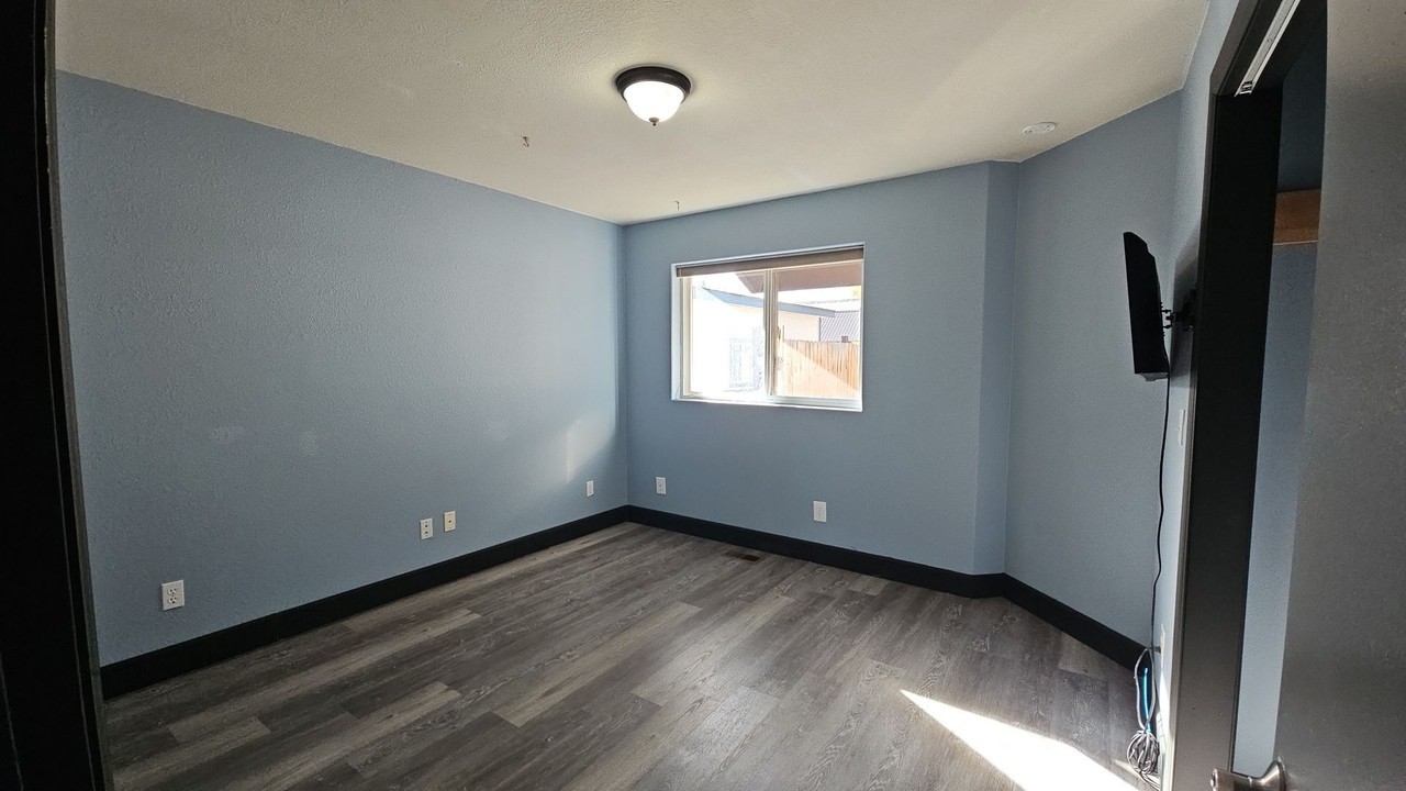 11 Se 9th St - Photo 6 of 8