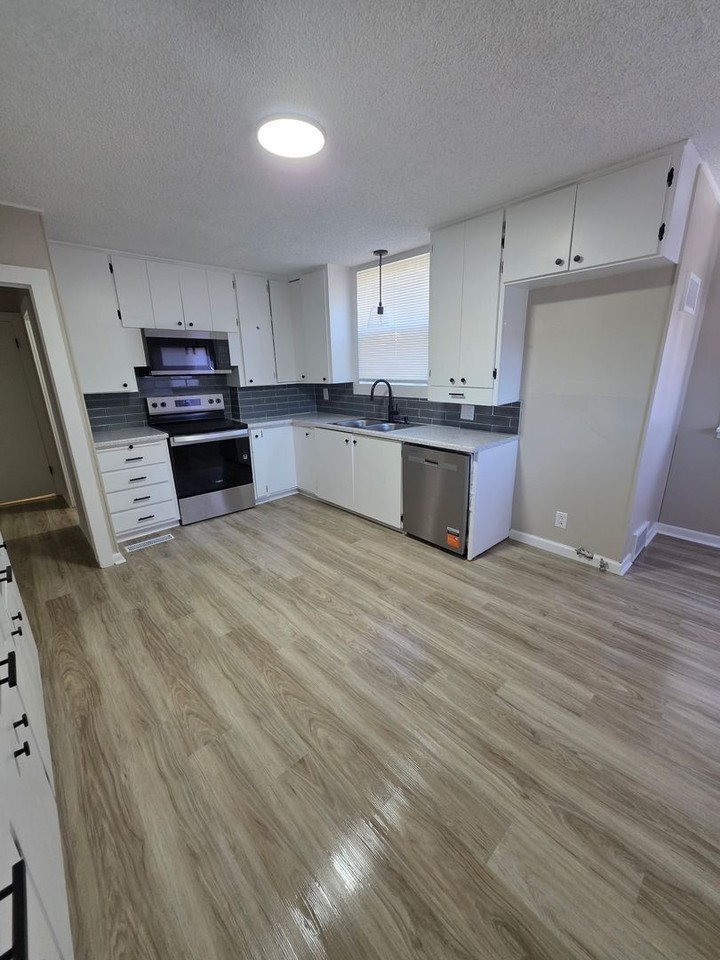 715 W Harvey Ave - Photo 2 of 22
